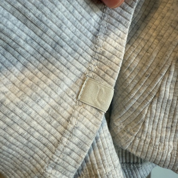 Gray Ribbed Tank Top - Picture 3 of 4